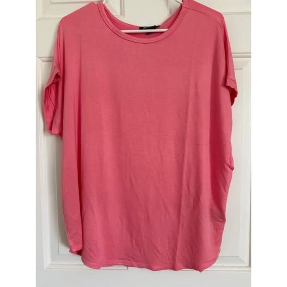 050. NWT Buffalo flowy super soft top Medium